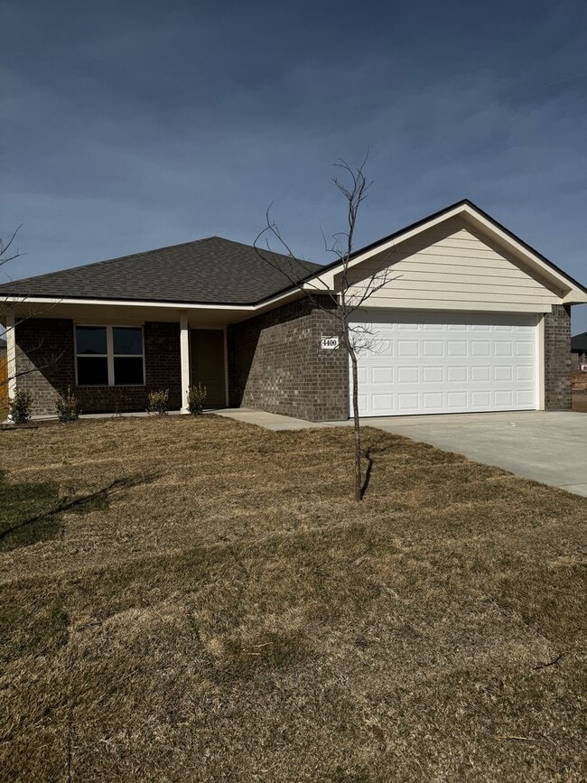 Building Photo - New construction!!! Beacon Pointe 3/2/2 $250.00 off 1st month's rent