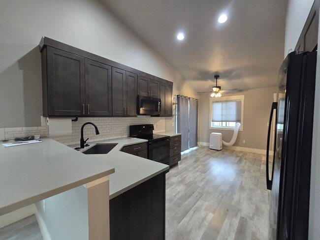 Building Photo - 4 bed 2 bath home in Josephine Crossing