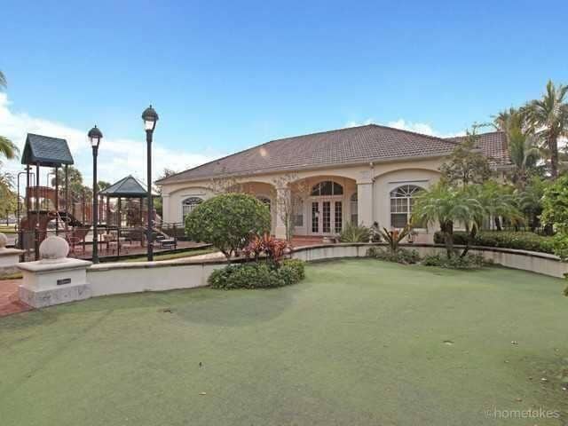 Building Photo - 1210 Myrtlewood Cir E