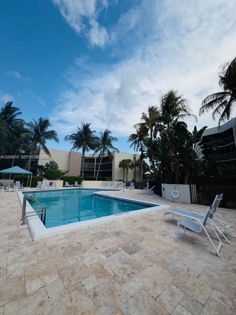 Building Photo - 5800 Camino Del Sol