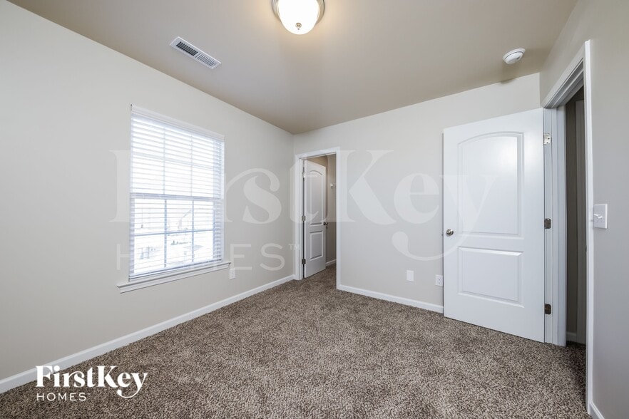 Building Photo - 5721 Midstream Cir