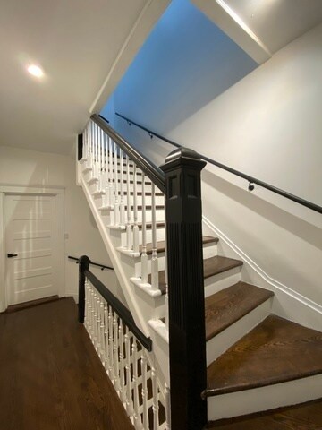 Building Photo - 4813 S Prairie Ave