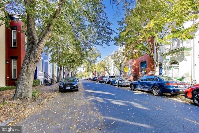 Building Photo - 1238 Linden Pl NE