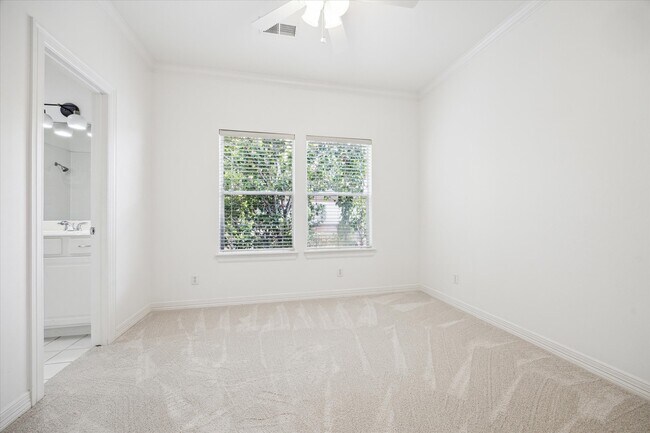 Building Photo - 4013 Blossom St