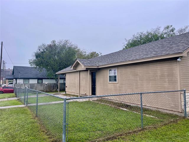 Building Photo - 801 Trinity St