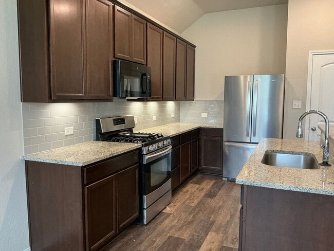 Building Photo - AVAILABLE NOW! 4-Bed 3-bath in Creek Meadows