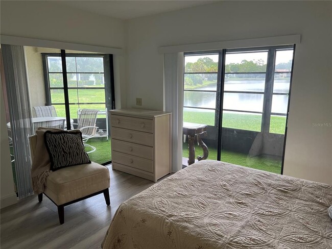 Building Photo - 333 Woodlake Wynde