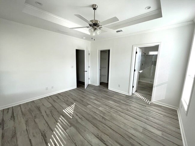 Building Photo - 1005 American Ln