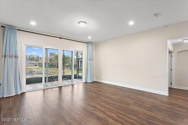 Building Photo - 115 Spg Crk Wy