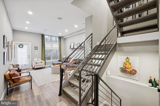 Building Photo - 1942 Tasker St