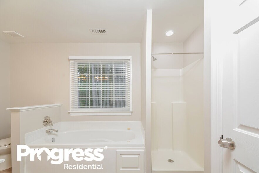 Building Photo - 4100 Mangrove Dr