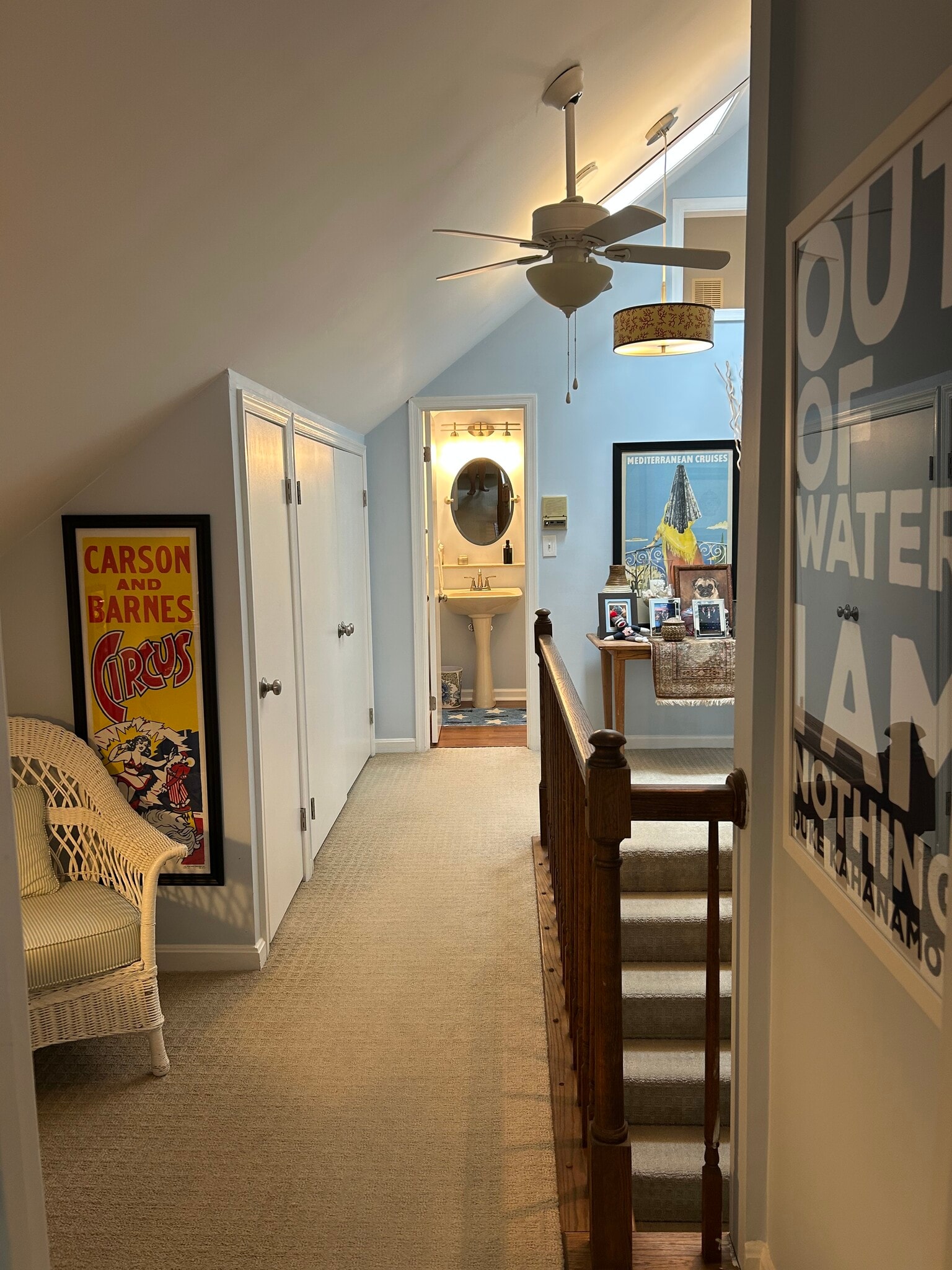 Upstairs landing with reading nook - 1111 Van Buren St