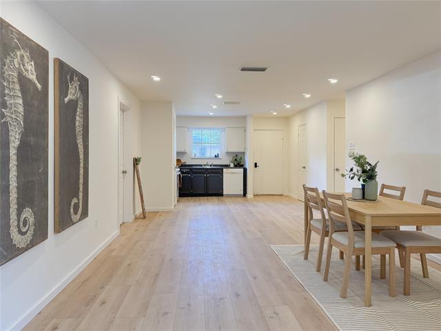 Building Photo - 312 W Little Creek Rd