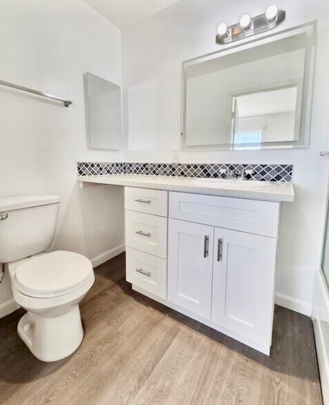 Building Photo - 4247 Inglewood Blvd