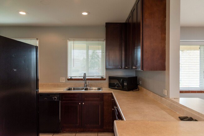 Building Photo - 3 Bed 2 Bath Home For Rent across from Slo...