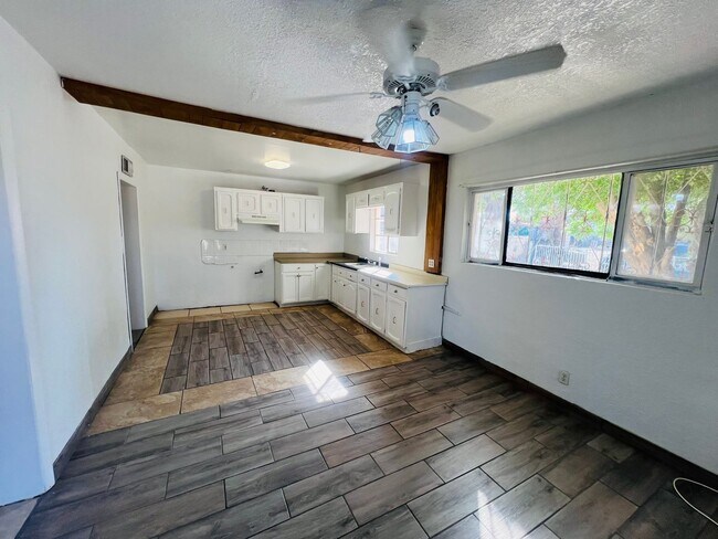 Building Photo - 129 Tassie Way