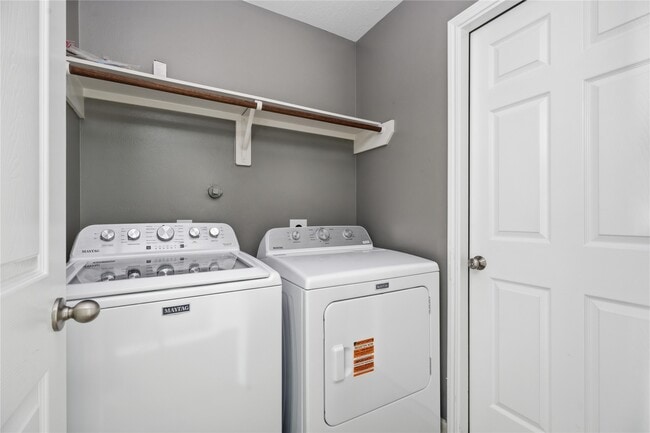 Building Photo - 2605 Los Alamos Cir