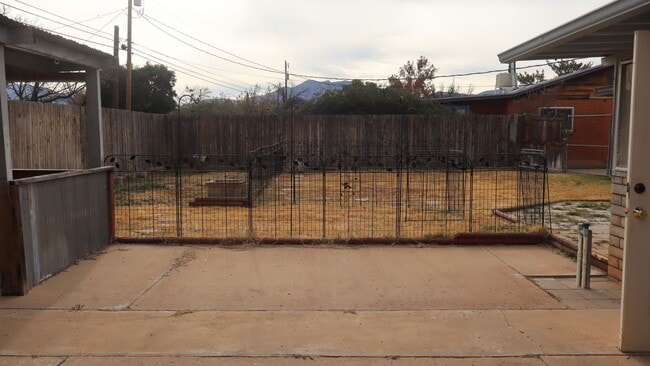 Building Photo - 90 NE Freihage Dr