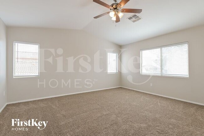 Building Photo - 10616 S Lucius Dr