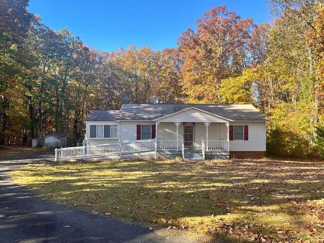 Primary Photo - Beautifully secluded home right in the Vil...