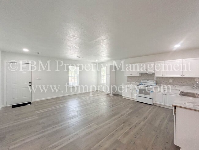 Building Photo - 101 Chaperial Rd