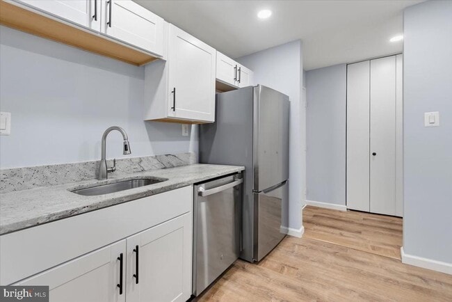 Building Photo - 4520 King St