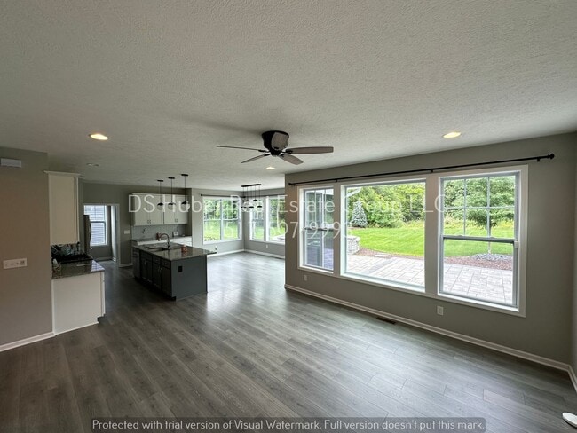 Building Photo - 2960 Medinah Dr