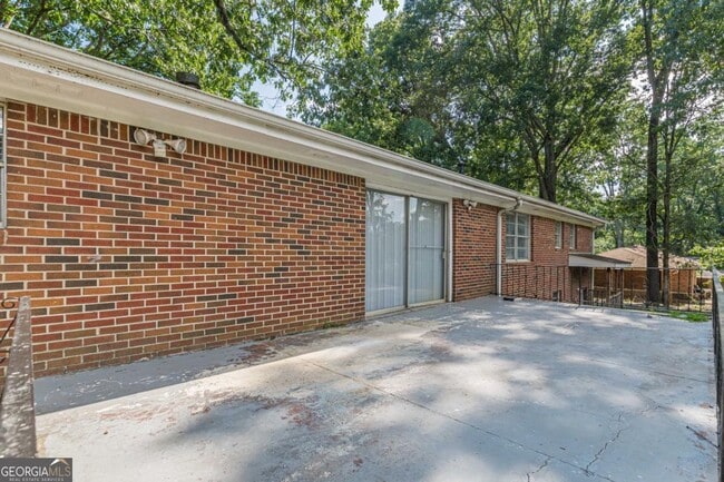 Building Photo - 2416 Timber Ridge Ct
