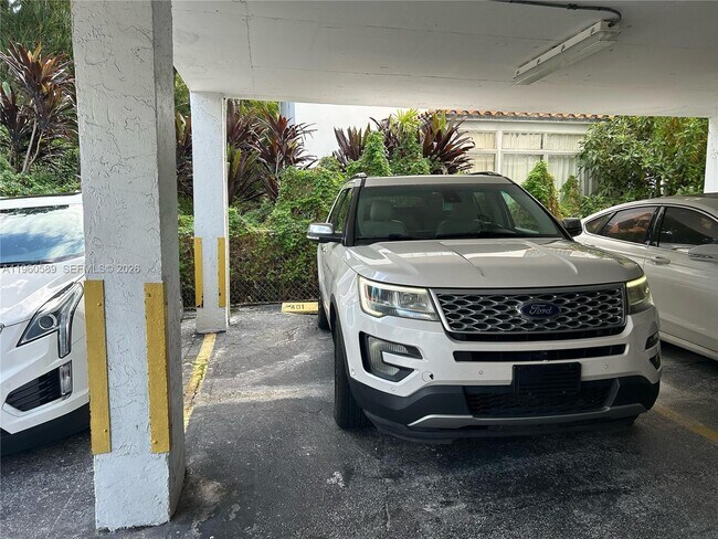 Building Photo - 910 Michigan Ave