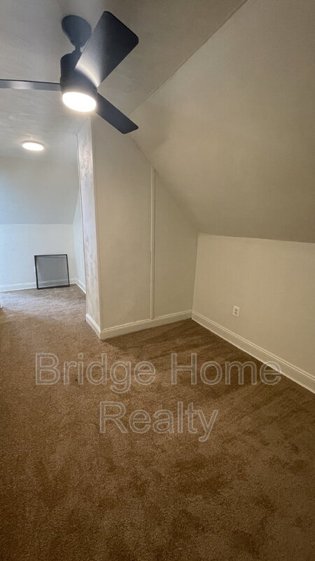 Building Photo - 319 N Balph Ave