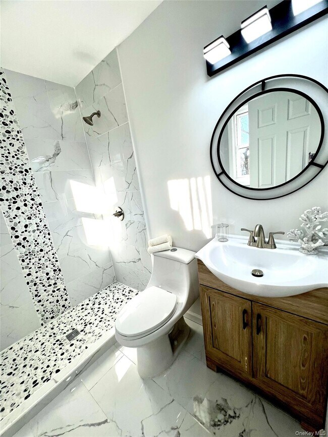 Building Photo - 128 W Main St