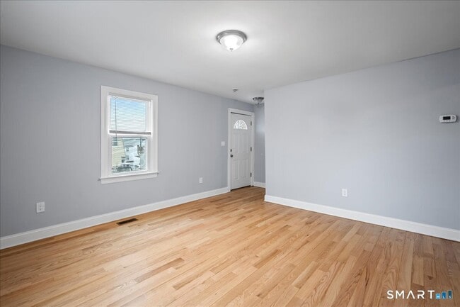 Building Photo - 38 Soundview Ave