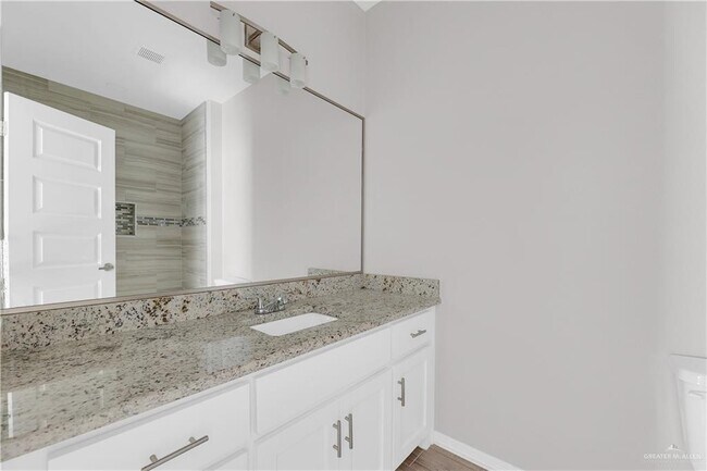 Building Photo - 14 N Winona Dr