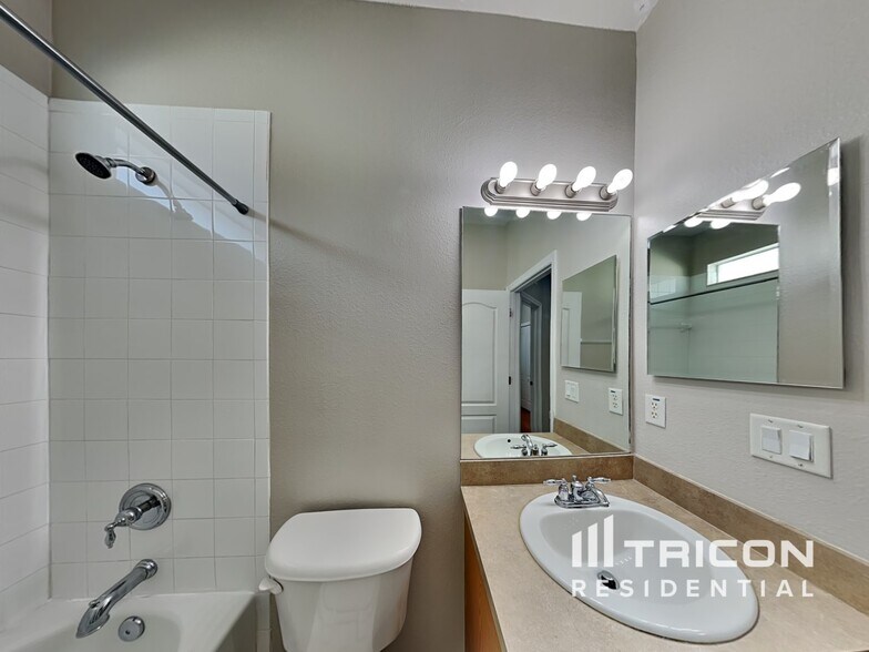 Building Photo - 449 Arch Ridge Loop
