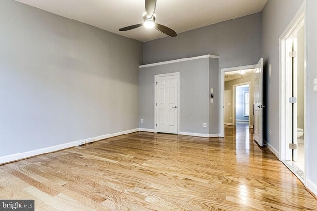 Building Photo - 953 Harrison Cir