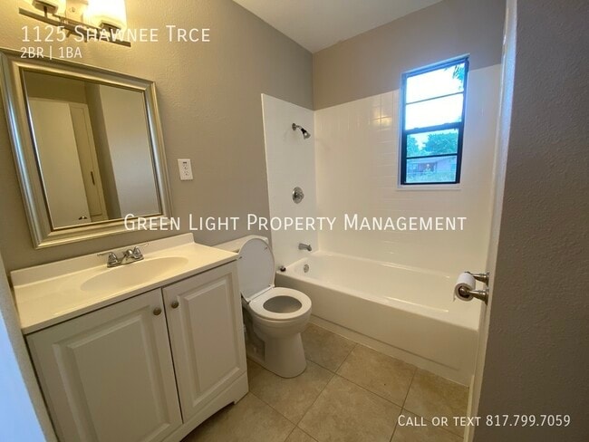 Building Photo - 1125 Shawnee Trce