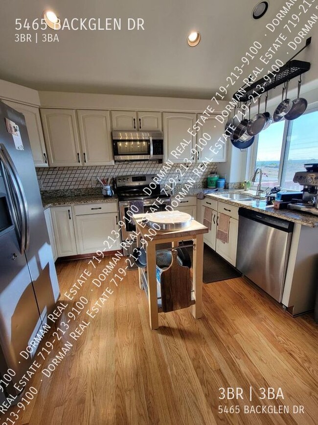 Building Photo - 5465 Backglen Dr