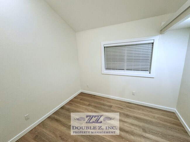 Building Photo - R76 Property