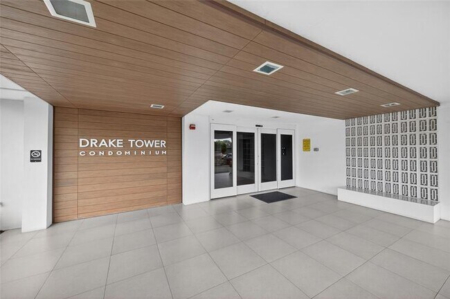 Building Photo - 1800 N Andrews Ave