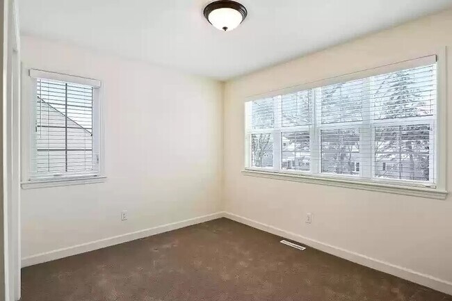 Building Photo - Upton