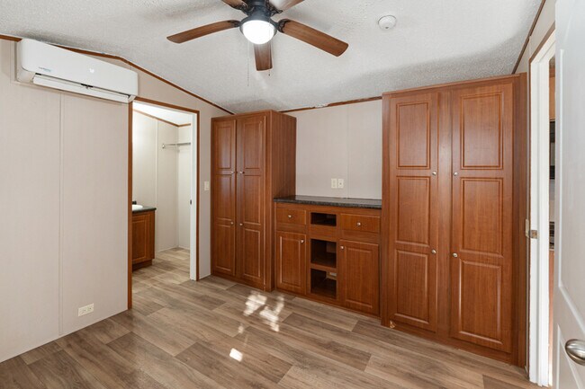 Building Photo - 720 Pritchett Ln