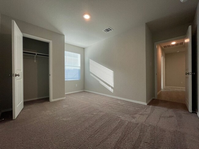 Building Photo - Single family home for rent