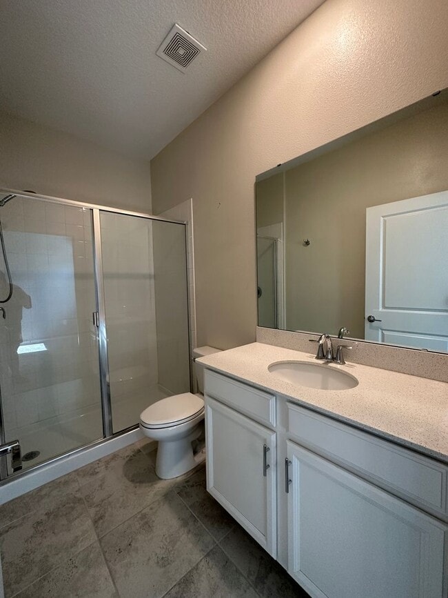 Building Photo - PENDING APPLICATION-Beautiful 1/1 In-Law S...