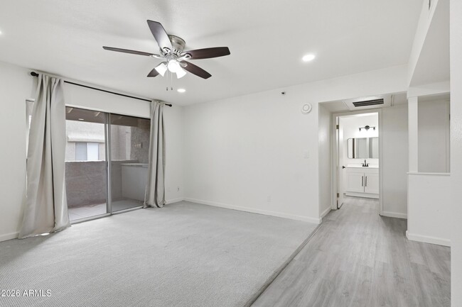 Building Photo - 4444 E Paradise Village Pkwy N