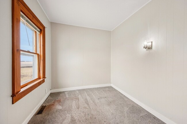 Building Photo - 11N455 Tower Rd