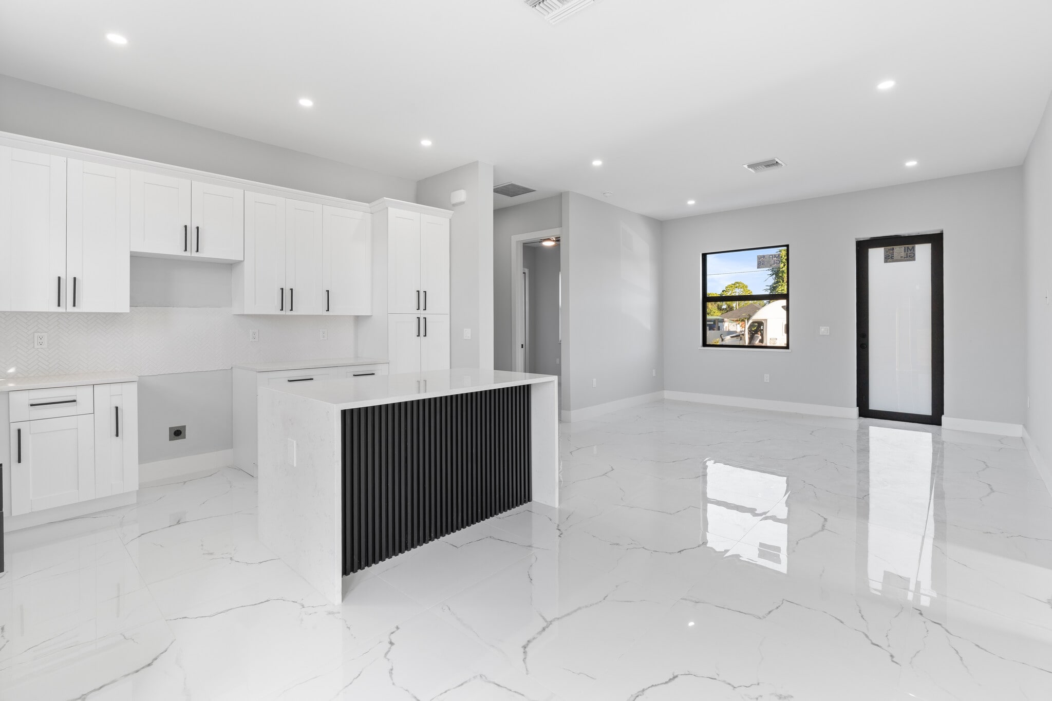 Building Photo - 2603 3rd St SW