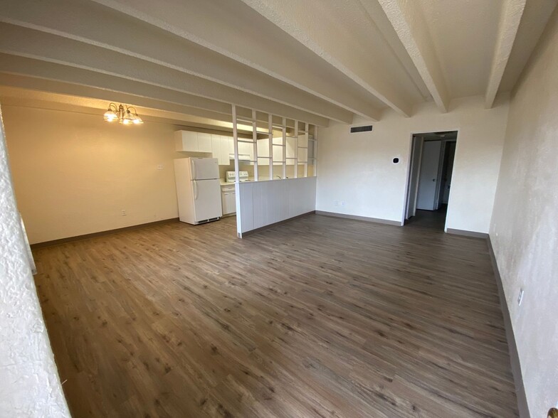 Interior Photo - The Lanai Apartments