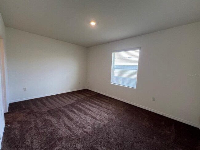 Building Photo - 1370 Yellow Finch Dr
