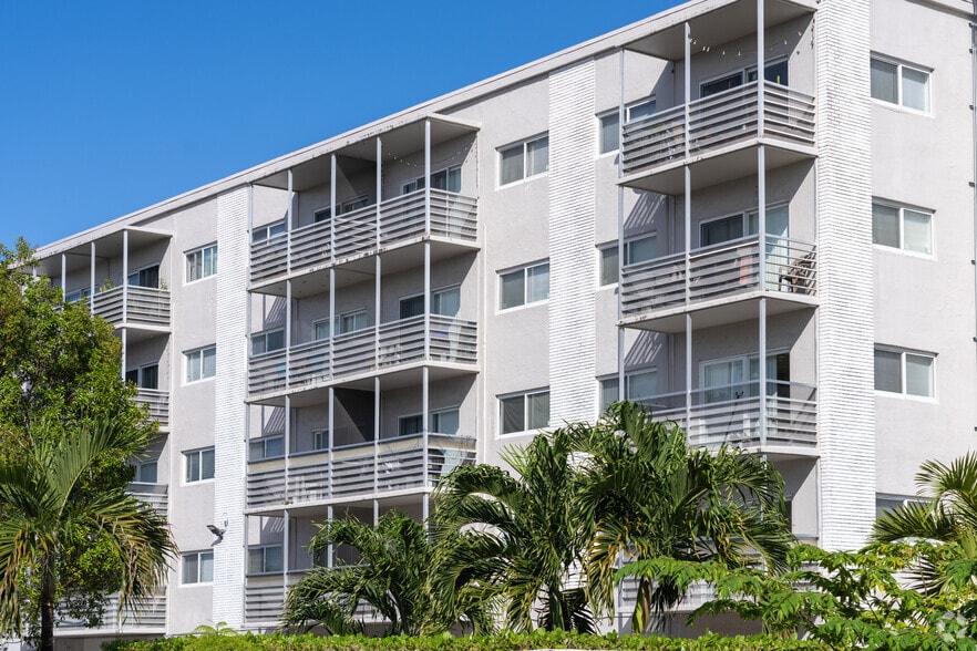 Primary Photo - Miami Shores Apartment Homes