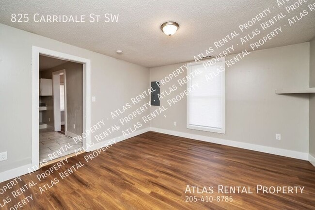 Building Photo - 825 Carridale St SW